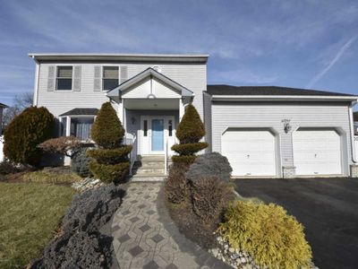 42 Avenue G, Monroe Township, NJ, 08831