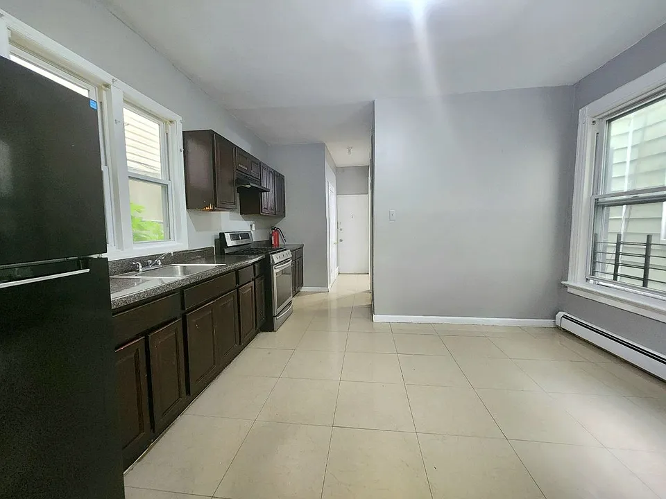 266 1/2 Garside St #101C