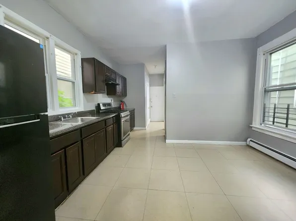 266 1/2 Garside St #101C, Newark, NJ 07104