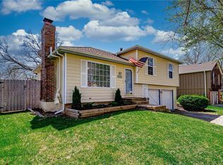 10237 W 49th Pl, Shawnee, KS 66203