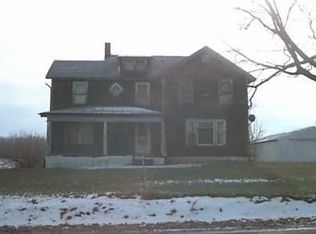 667 Manitou Rd, Manitou Beach, MI 49253