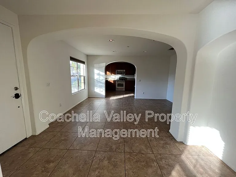 235 Paseo Gregario — Photo 3