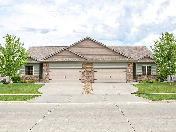 4th image of 565 Locust Dr