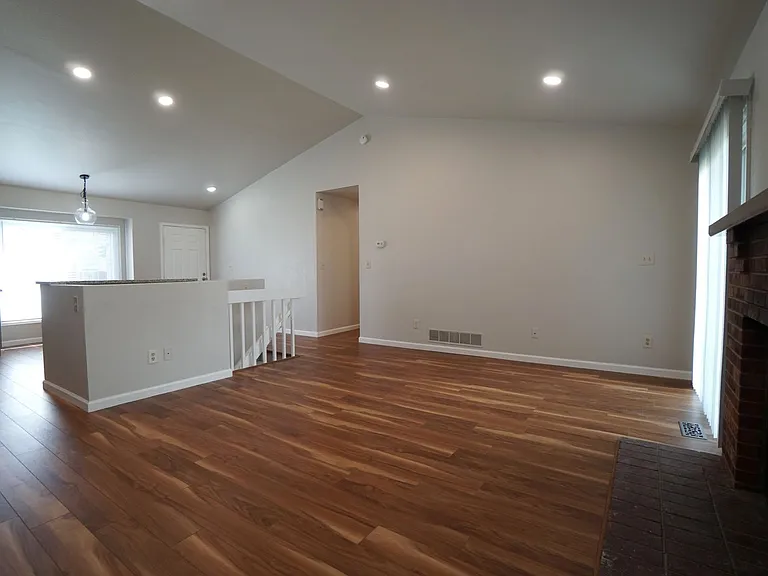 3070 Mirage Dr — Photo 8
