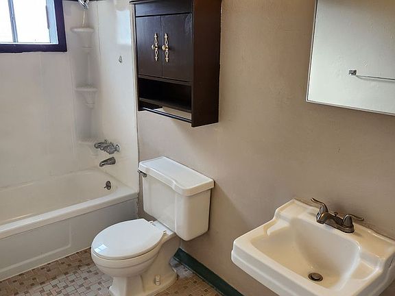 2nd image of 706 Evergreen Ave Floor 3