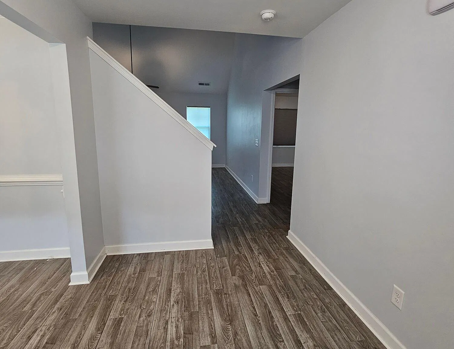 4 bed, 2.5 bath, $2,200 — Photo 2