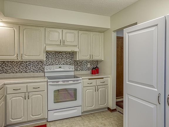 5th image of 705 E Burnsville Pkwy APT 210