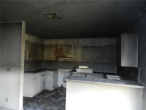 3rd image of 158 NW 15th St