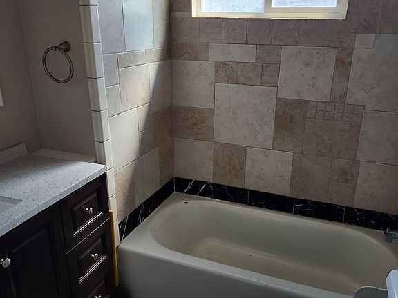 4th image of 2109 8th St