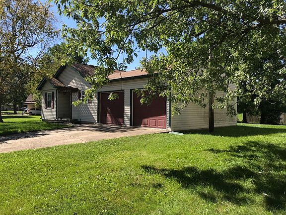 2nd image of 1428 Thomas Dr