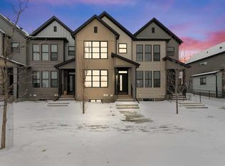 733 S Point Gate SW, Airdrie, AB T4B5H7