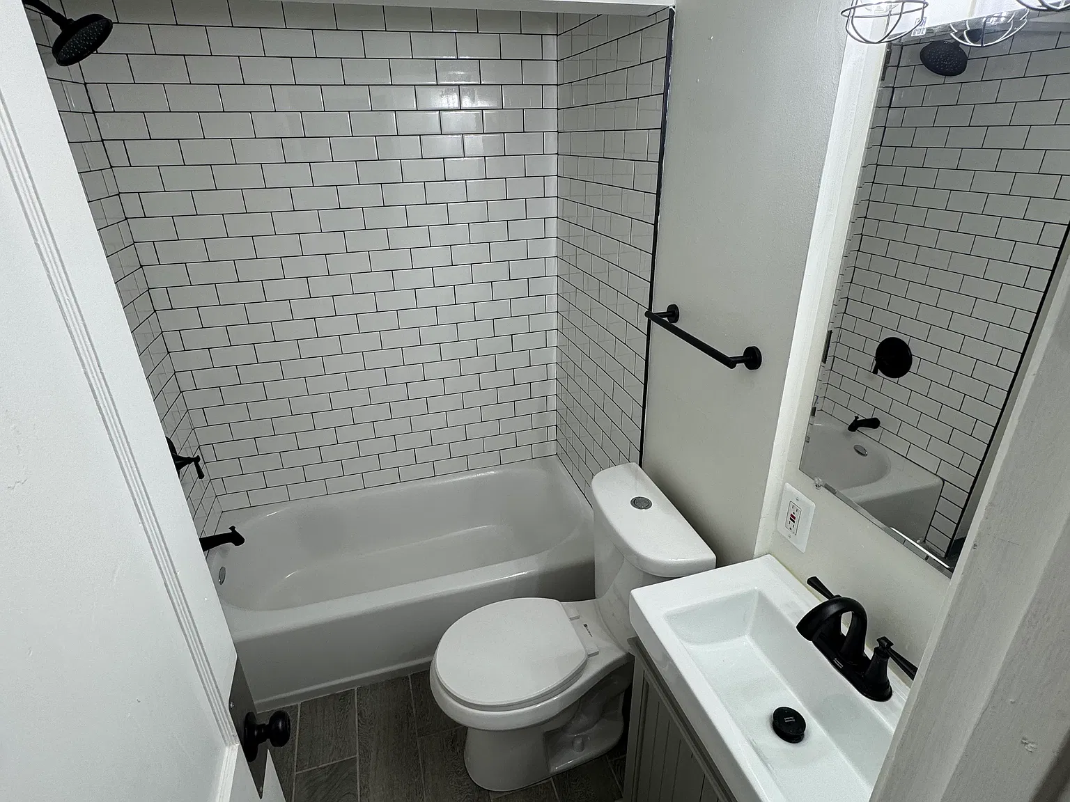 3 bed, 1.5 bath, 1092 sqft, $1,800 — Photo 3