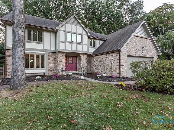 2nd image of 2331 Saint Roberts Ln