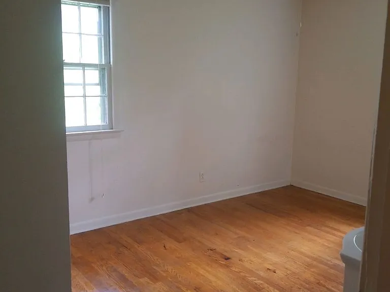 108 Stratford Ct — Photo 5