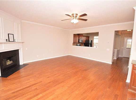 5th image of 2766 Thornbush Ct #15B