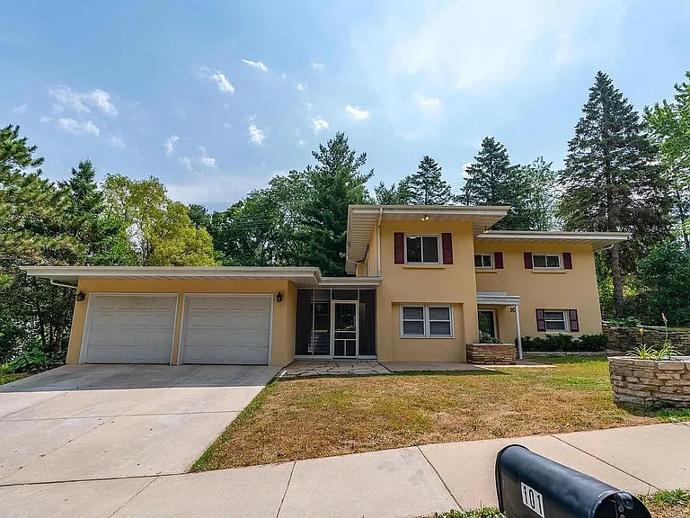 101 N Rosa Rd — Photo 3