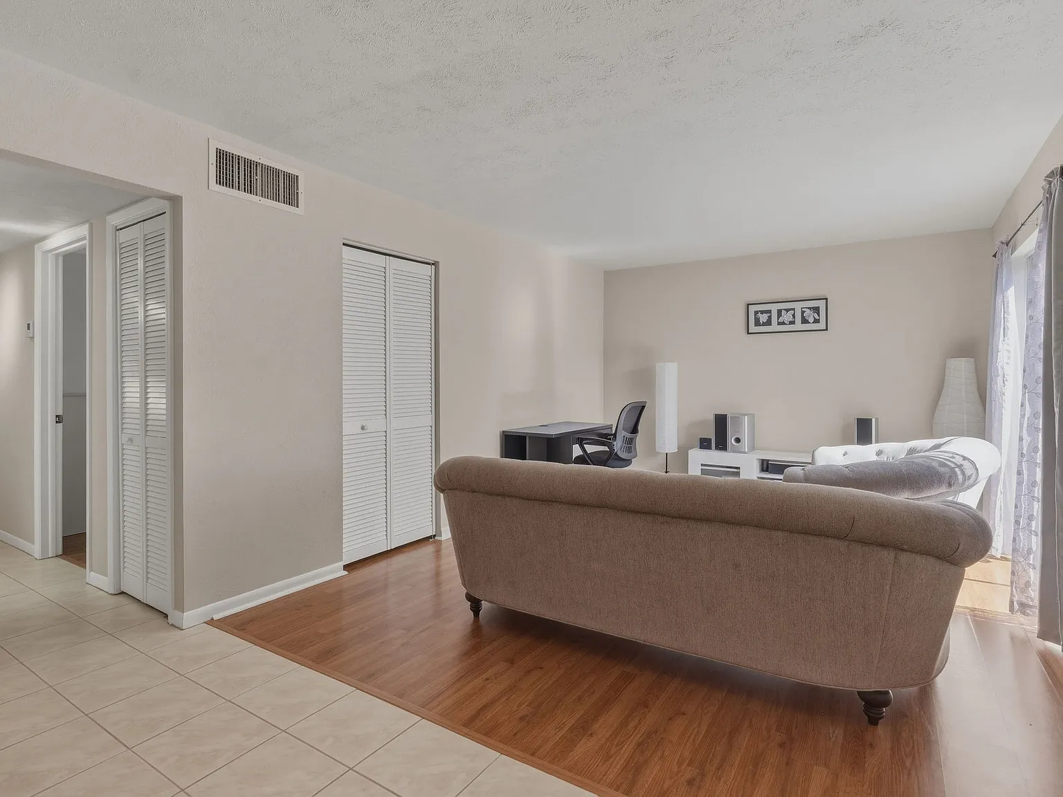 2 bed, 813 sqft, $1,390 — Photo 4