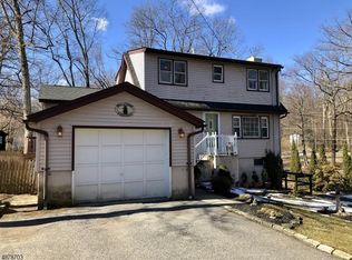 1 Forest St, Highland Lakes, NJ 07422