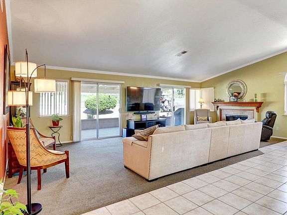 2nd image of 9527 Oakmount Blvd