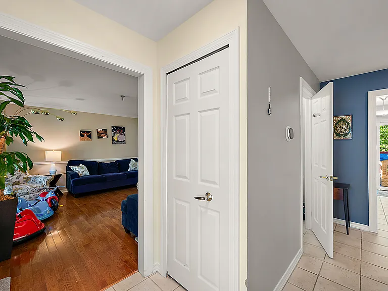44831 Huntington Dr — Photo 12