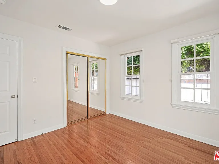 424 12th St — Photo 5
