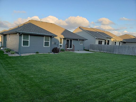4th image of 2724 N 190th St