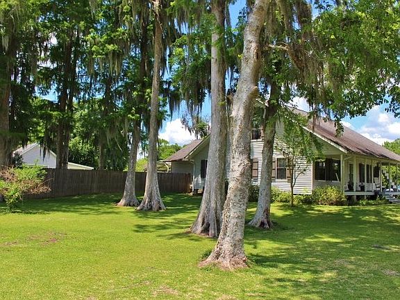 5th image of 304 Country Estates Dr