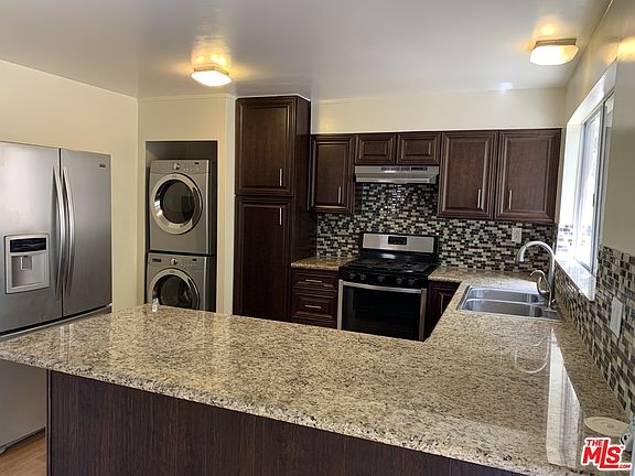5th image of 2420 Drury Ln