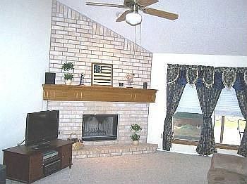1st image of 1711 Parkwood Dr