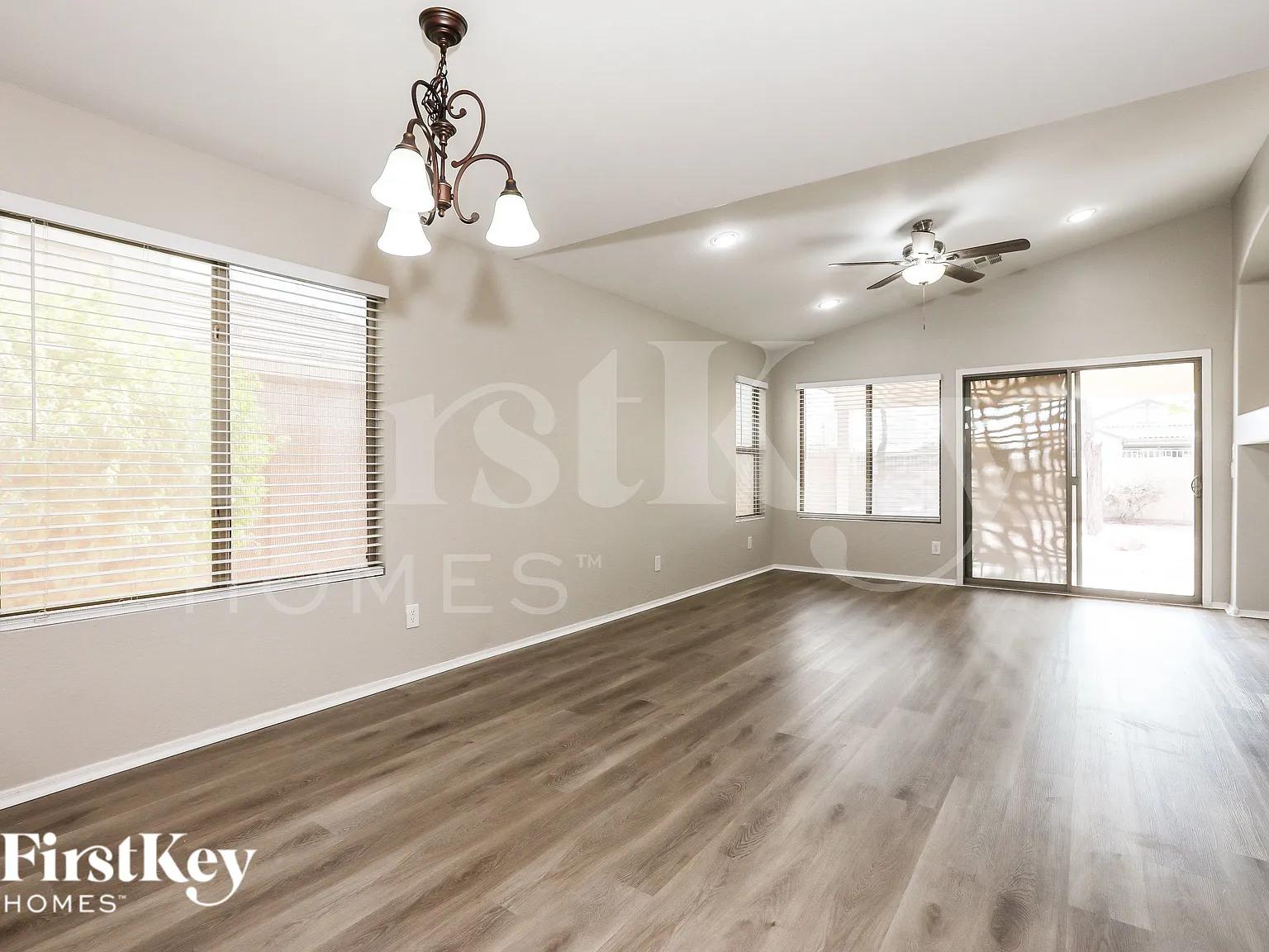 4 bed, 2.5 bath, 2068 sqft, $2,025 — Photo 4