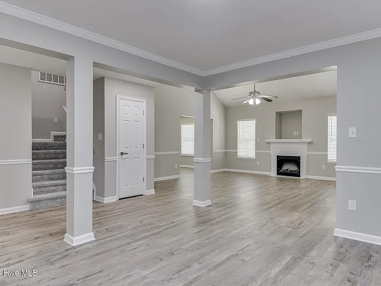 7604 Pleasantville Way — Photo 15