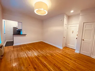 Rented by Metropolis Real Estate of Manhattan