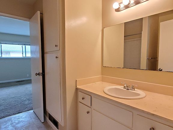 5th image of 661 Nello Dr APT 3