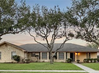 208 Crosswind Dr, Victoria, TX 77904