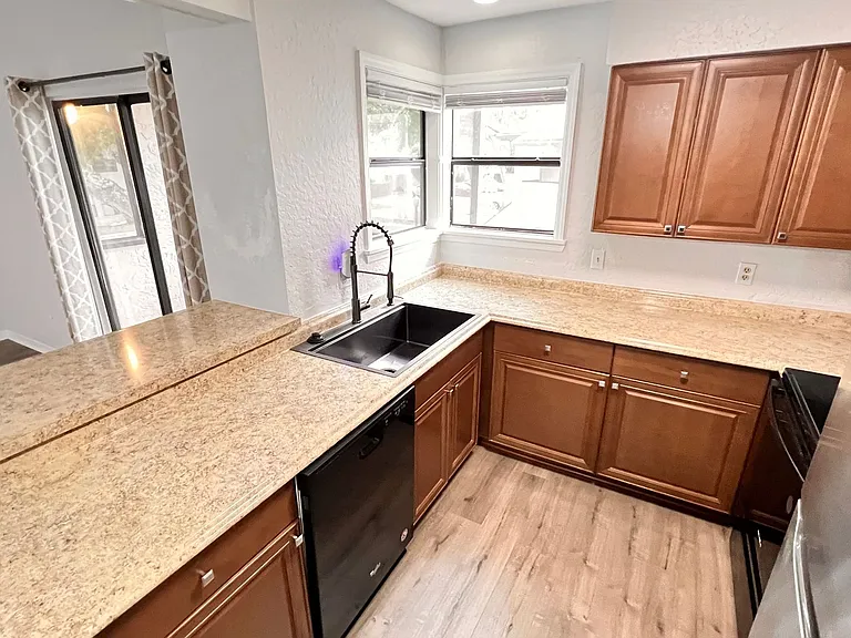3043 Antique Oaks Cir #170 — Photo 12