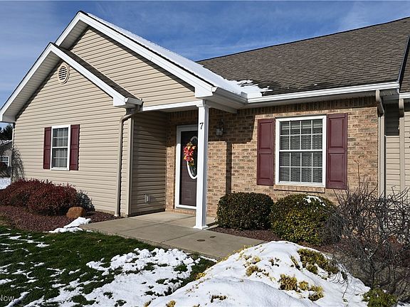 2nd image of 170 Sandy Ct Unit 7