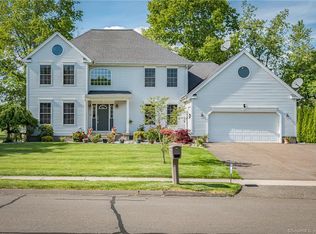 3 Senator Dr, Cromwell, CT 06416