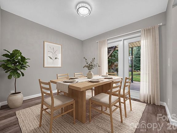 2nd image of 2610 Park Rd APT E