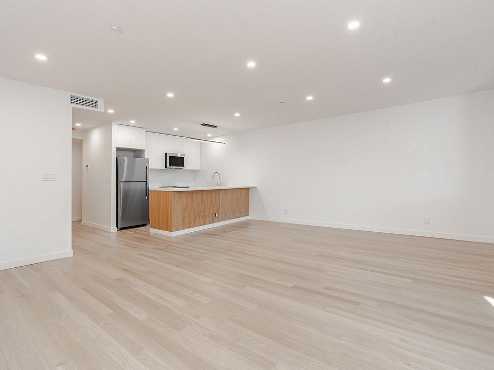 1st image of 20-15 46th St #6