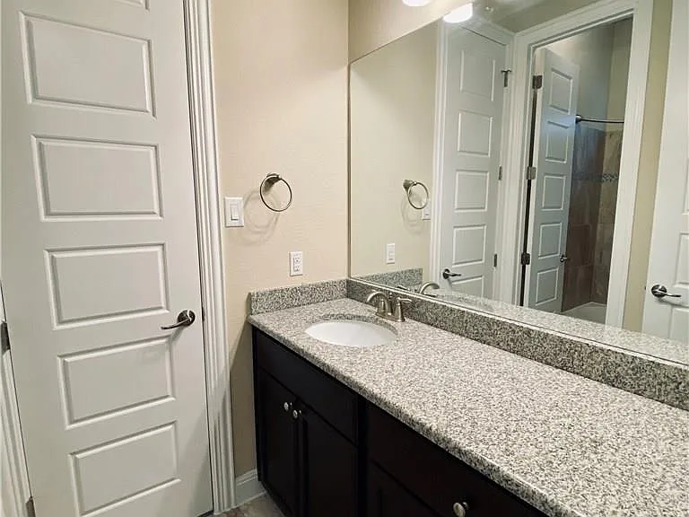 821 Richardson Ln — Photo 20