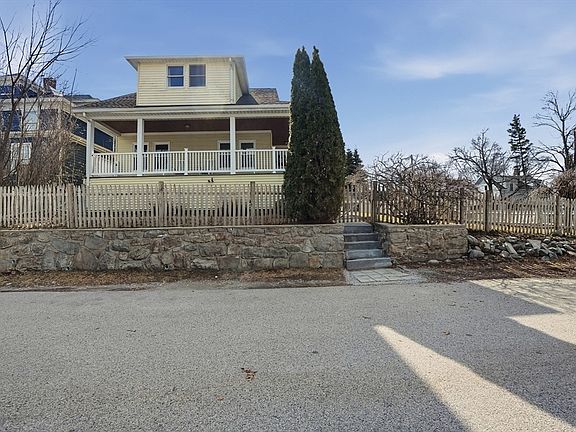 3rd image of 11 Grandview Rd