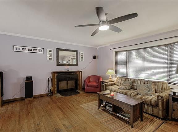 3rd image of 9029 Holly St
