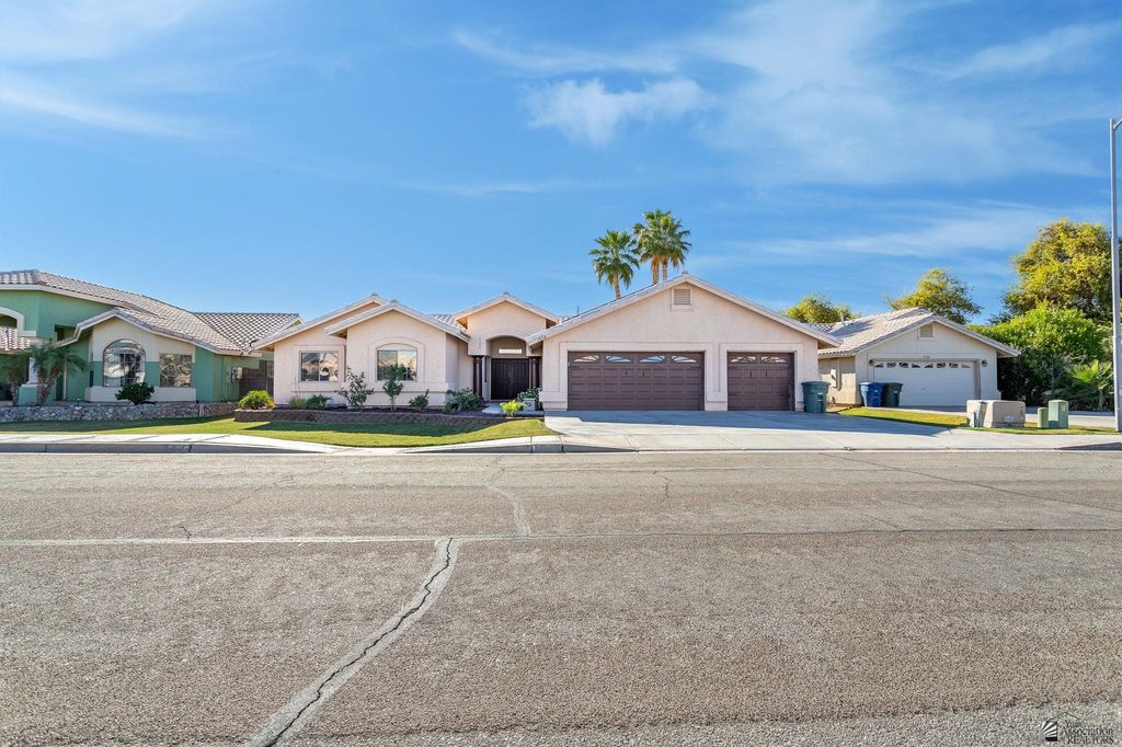 Apartment in Yuma - View 3