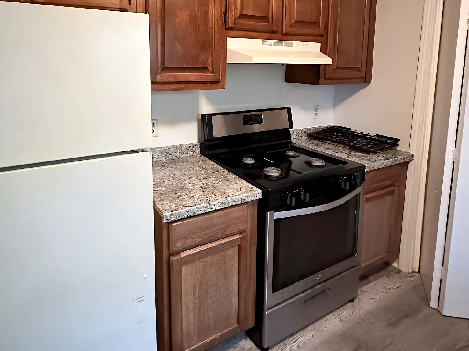 4 bed, 6.0 bath, 4284 sqft, $1,321 — Photo 3