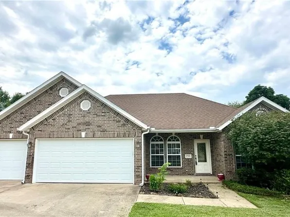 1795 N Desarc Way, Fayetteville, AR 72704