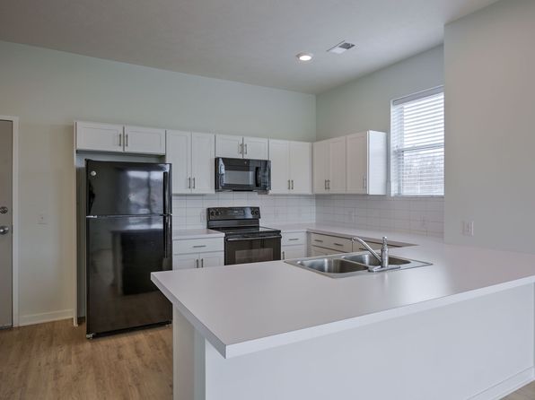 103 W Broadway APT 208