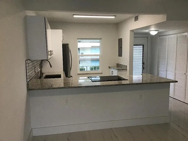 7600 NW 4th Pl #207 — Photo 7