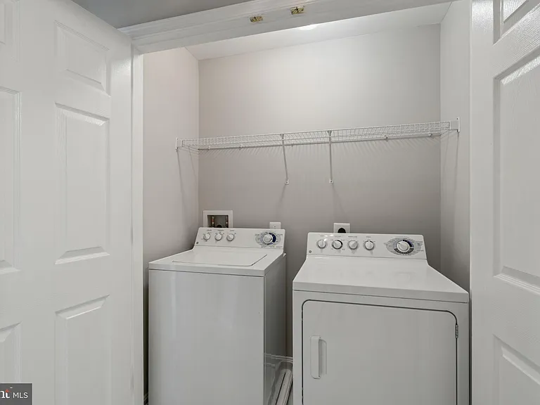 1026 Longview Ln — Photo 36