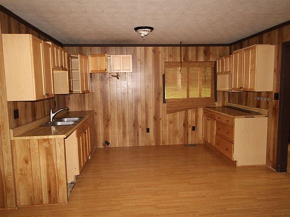 3rd image of 9820 Porkchop Hill Ln