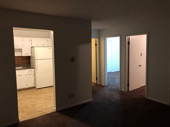 3rd image of 3501 Elm St APT 2